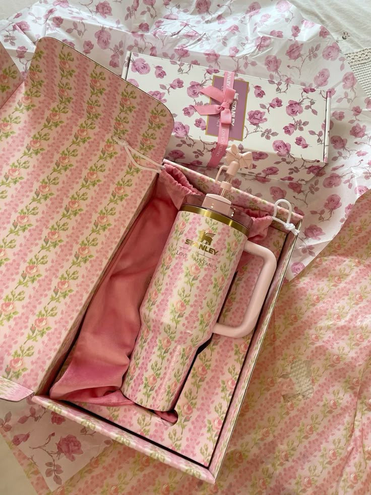 The Stanley X LoveShackFancy Quencher With Gift Box - My Store