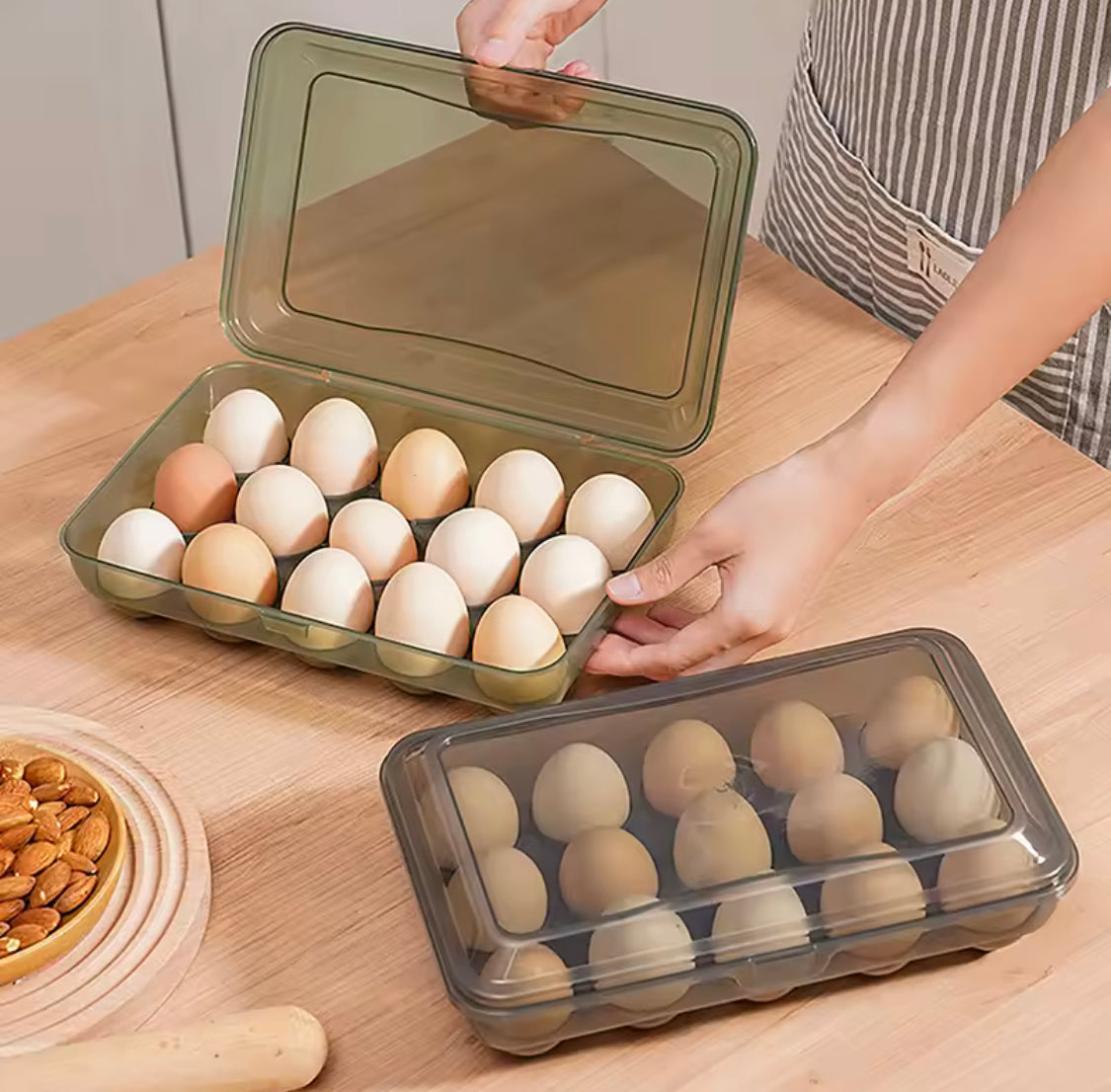 This 15 grids egg storage box
