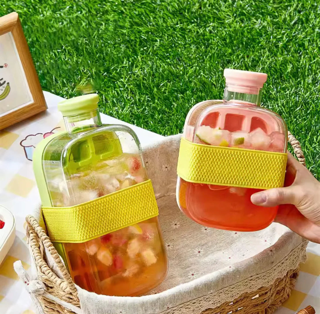 Press-Type Ice Cube Maker Bottle with Straw